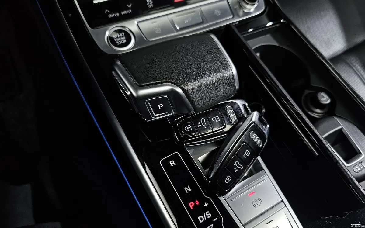 Audi A8 QUATTRO 55 TFSI B&O/HUD/Rear Seat Entertainment, снимка 9 - Автомобили и джипове - 54778132