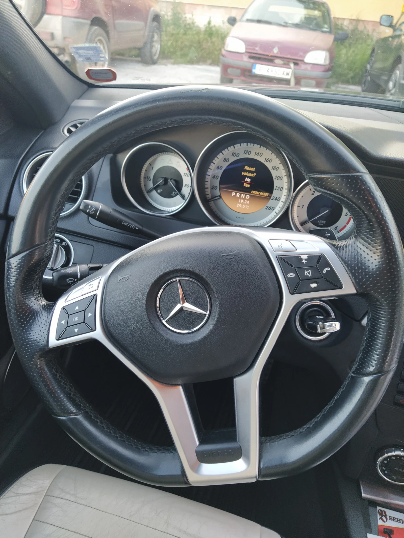 Mercedes-Benz C 200, снимка 9 - Автомобили и джипове - 54812161
