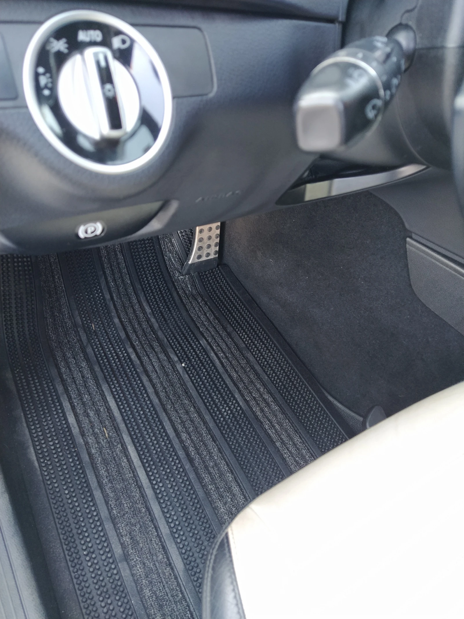 Mercedes-Benz C 200, снимка 12 - Автомобили и джипове - 54812161