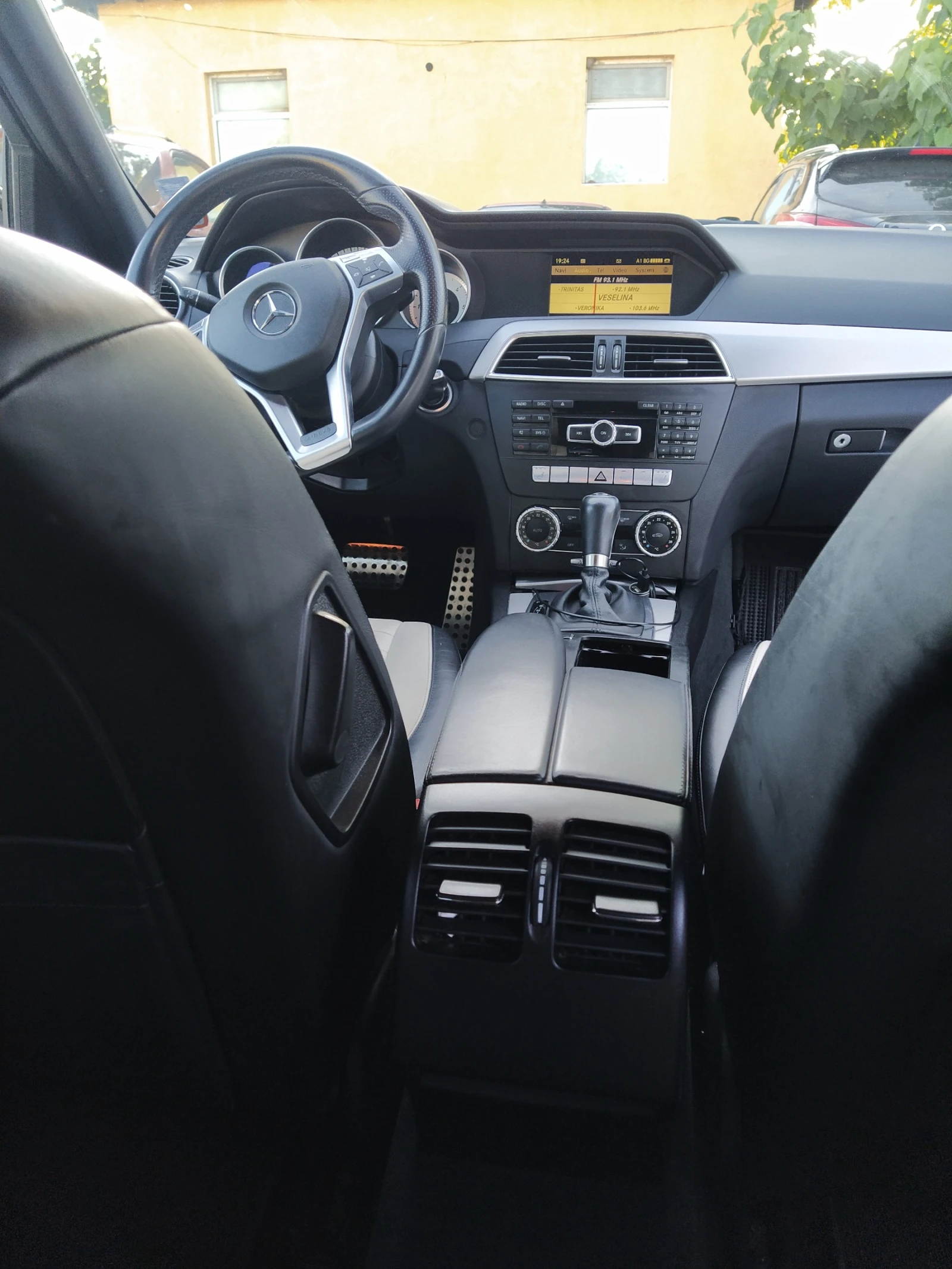 Mercedes-Benz C 200, снимка 10 - Автомобили и джипове - 54812161