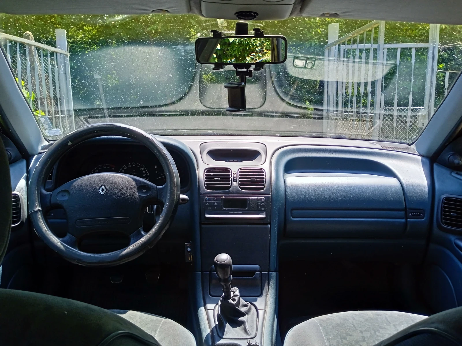 Renault Laguna 1.8 mono LPG , снимка 9 - Автомобили и джипове - 54933215