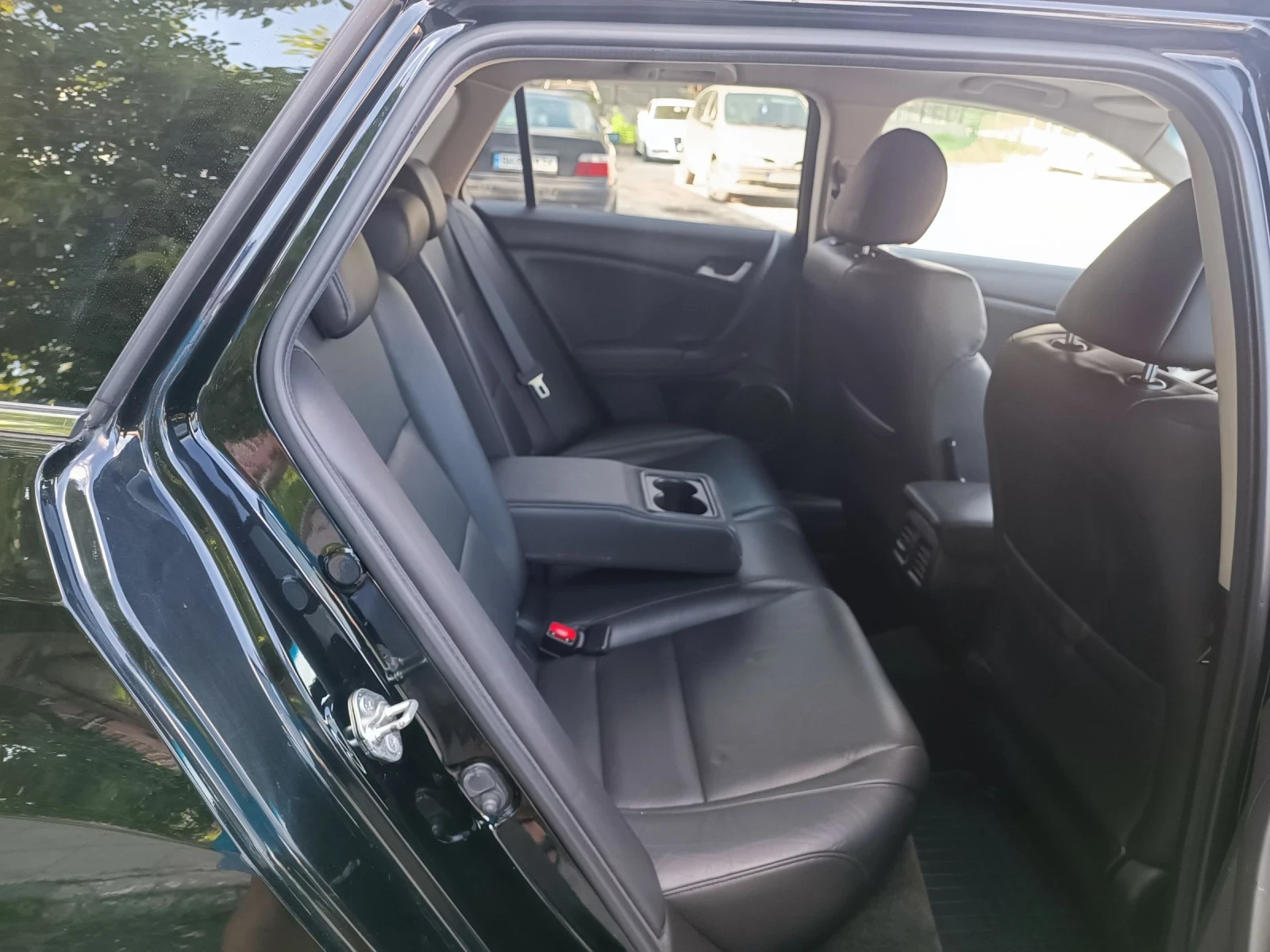 Honda Accord 2.4i-201кс-ШВЕЙЦАРИЯ-РЪЧКА-6ск, снимка 12 - Автомобили и джипове - 55053039