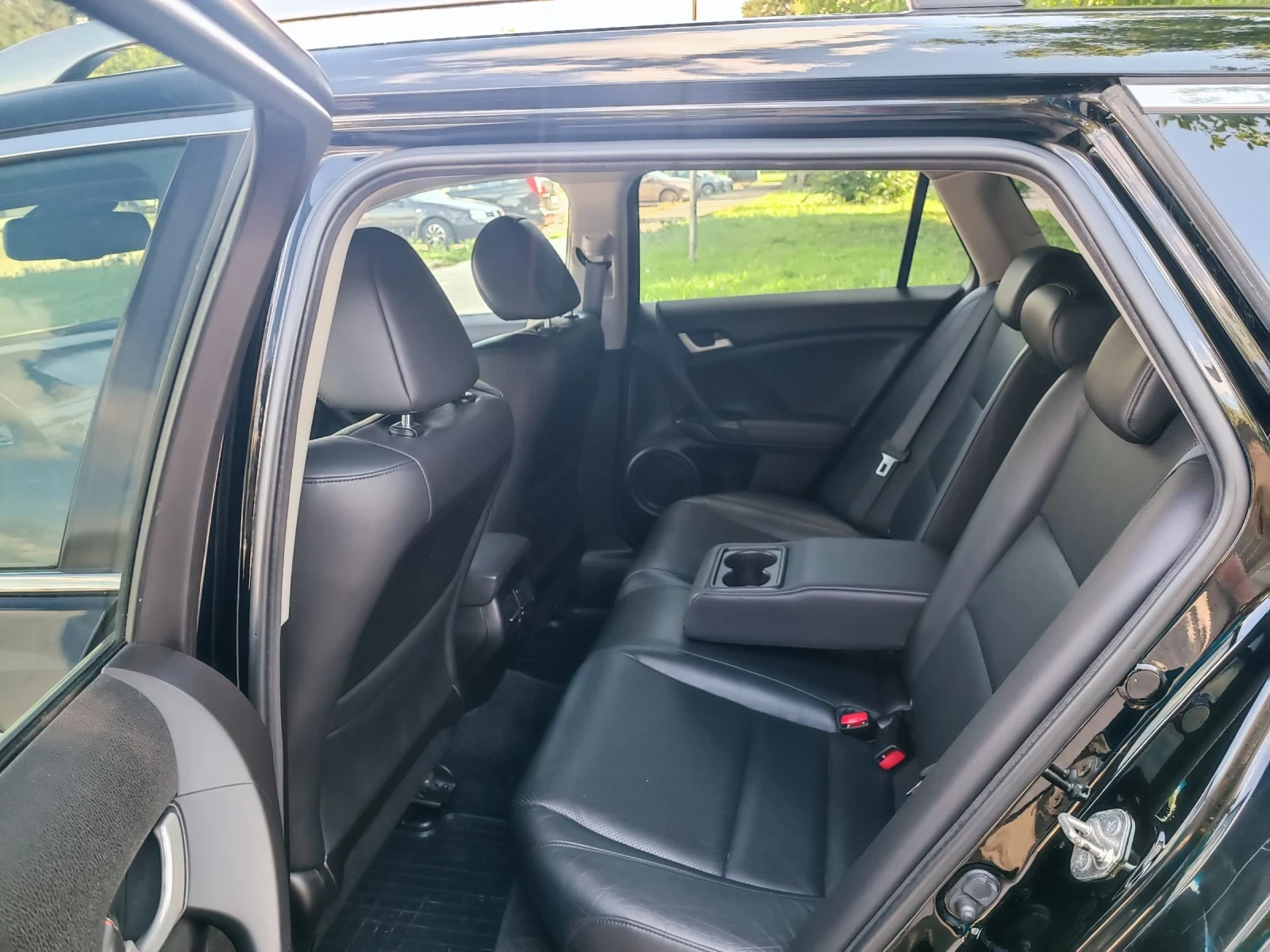 Honda Accord 2.4i-201кс-ШВЕЙЦАРИЯ-РЪЧКА-6ск, снимка 11 - Автомобили и джипове - 55053039