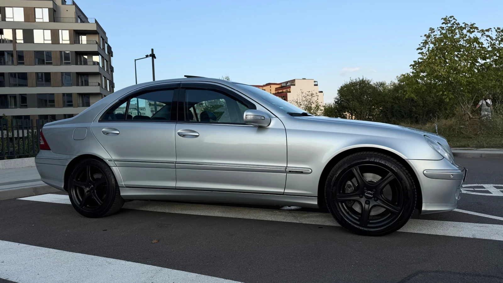 Mercedes-Benz C 320, снимка 3 - Автомобили и джипове - 55773523