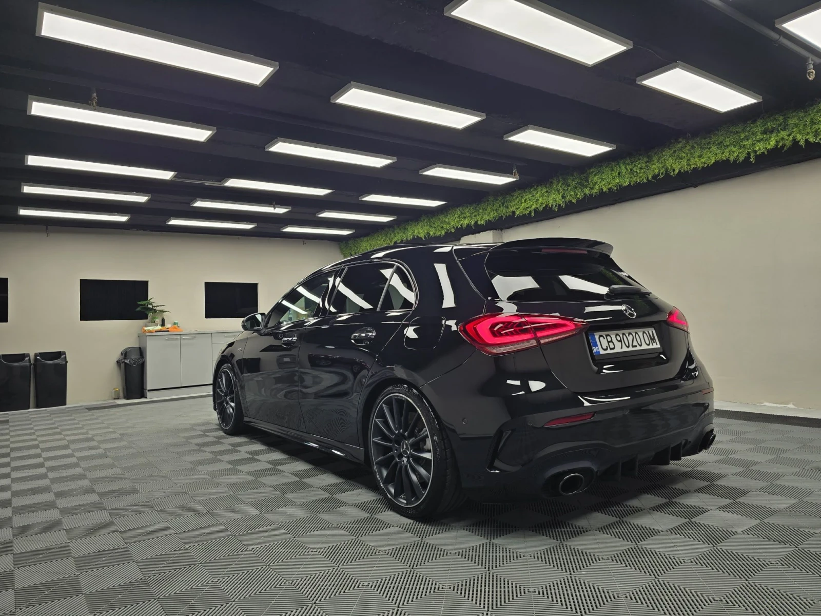 Mercedes-Benz A 35 AMG, снимка 5 - Автомобили и джипове - 55834966