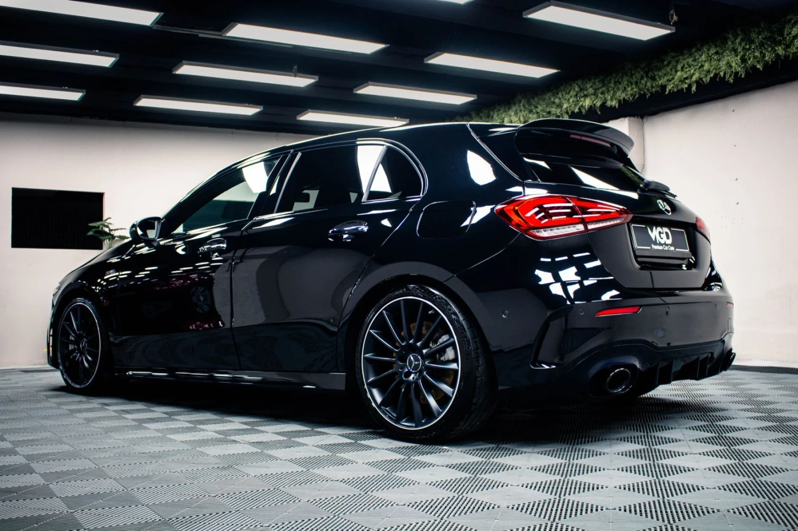 Mercedes-Benz A 35 AMG, снимка 17 - Автомобили и джипове - 55834966