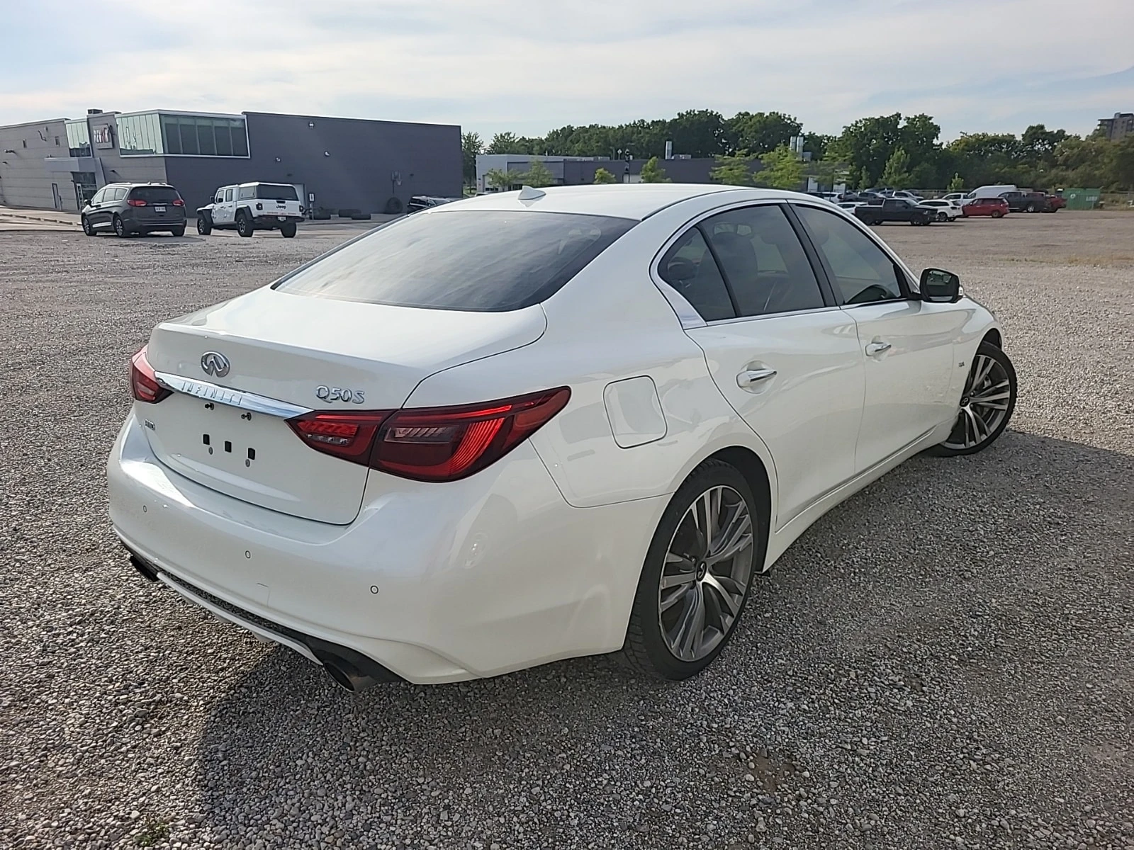 Infiniti Q50 * Awd 3.0t Luxe * АВТОКРЕДИТ БЕЗ ПЪРВОНАЧАЛНА * , снимка 2 - Автомобили и джипове - 55940040