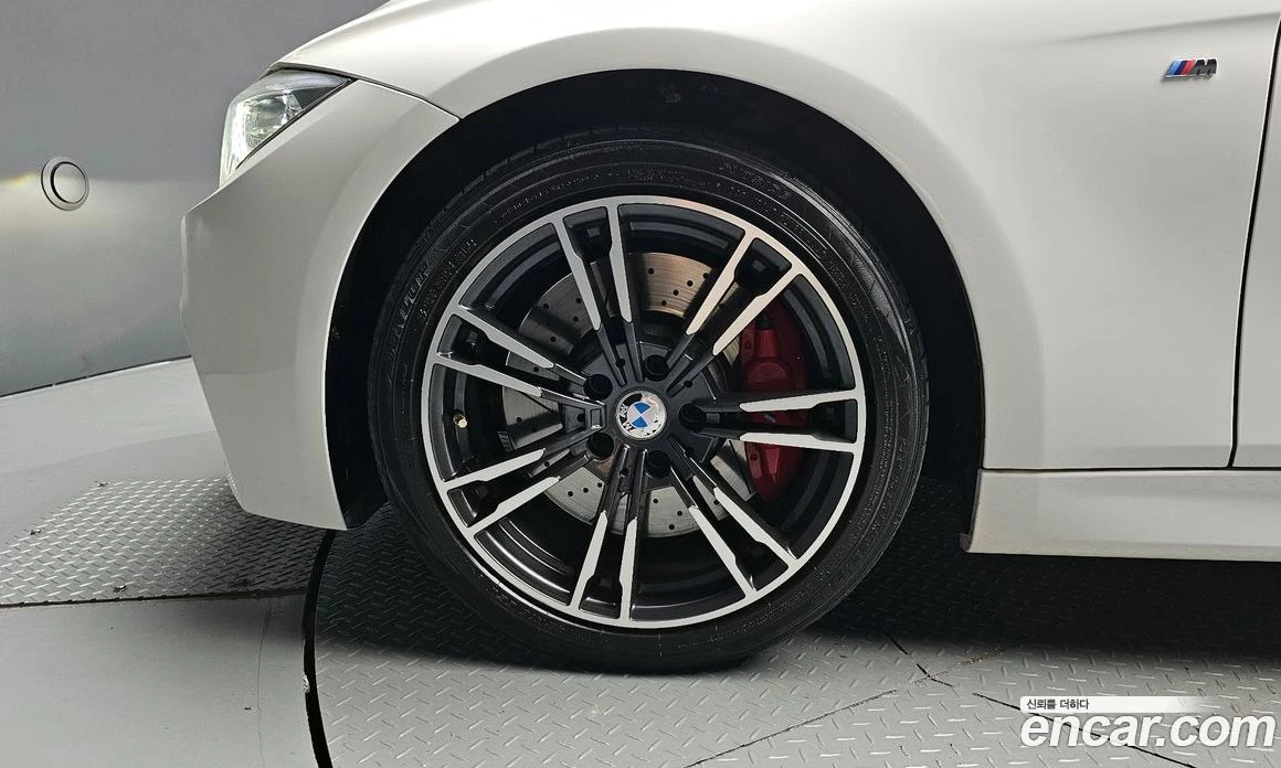 BMW 320 320d M Performence Edition, снимка 5 - Автомобили и джипове - 56156590