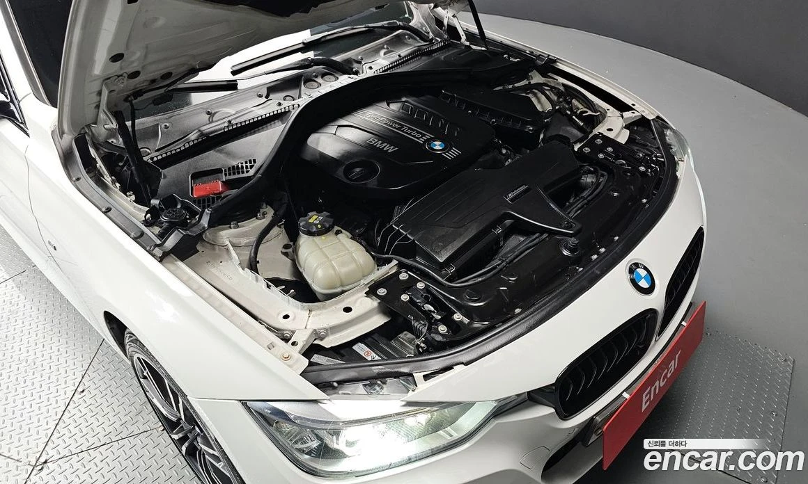 BMW 320 320d M Performence Edition, снимка 6 - Автомобили и джипове - 56156590