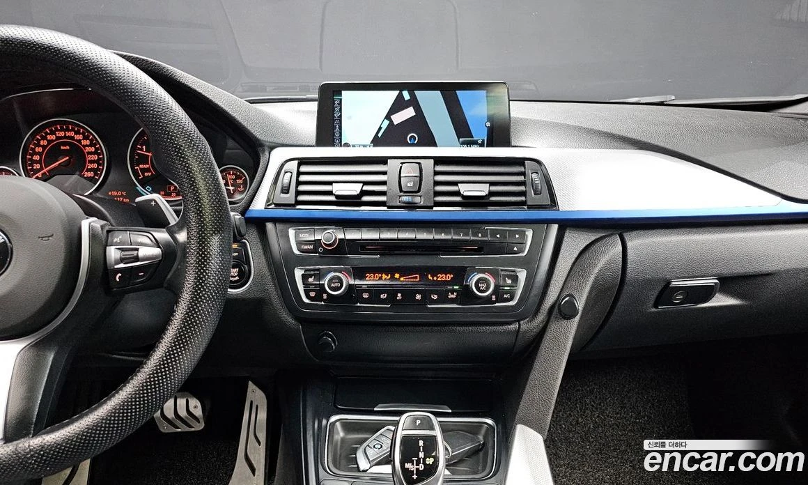 BMW 320 320d M Performence Edition, снимка 14 - Автомобили и джипове - 56156590
