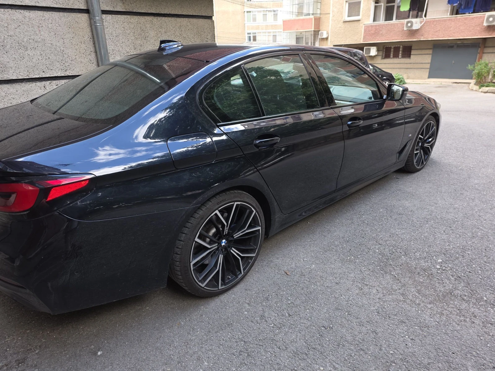 BMW 545 545e XDrive, снимка 17 - Автомобили и джипове - 56649737