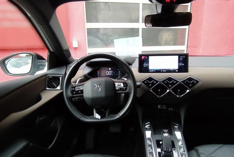 DS DS 3 Crossback 131HP/LEATHER/CAM/NAVI/LED/TSR/CARPLAY/506b, снимка 7 - Автомобили и джипове - 48125618