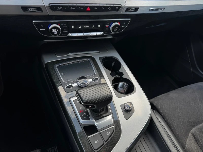 Audi Q7 3.0TDI quattro S-Line Distronic SideAssist BOSE, снимка 13 - Автомобили и джипове - 52502543