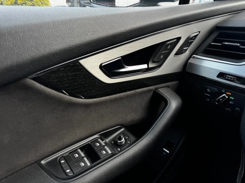 Audi Q7 3.0TDI quattro S-Line Distronic SideAssist BOSE, снимка 12 - Автомобили и джипове - 52502543
