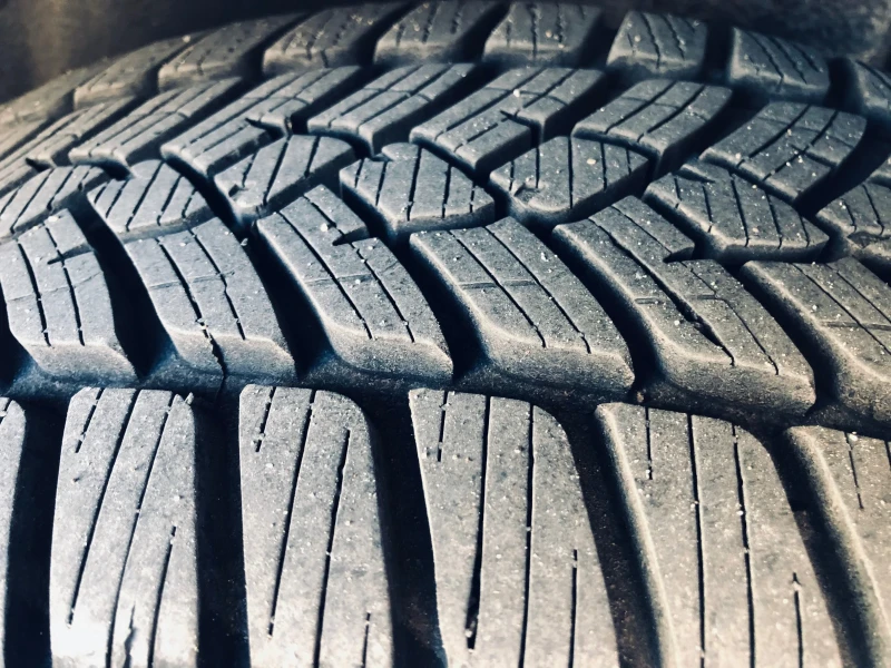 VW Tiguan 2.0TDI 140ps 4x4 AUTOMATIC , снимка 5 - Автомобили и джипове - 53065785