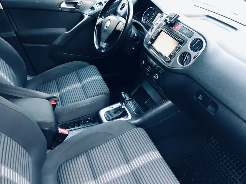 VW Tiguan 2.0TDI 140ps 4x4 AUTOMATIC , снимка 3 - Автомобили и джипове - 53065785