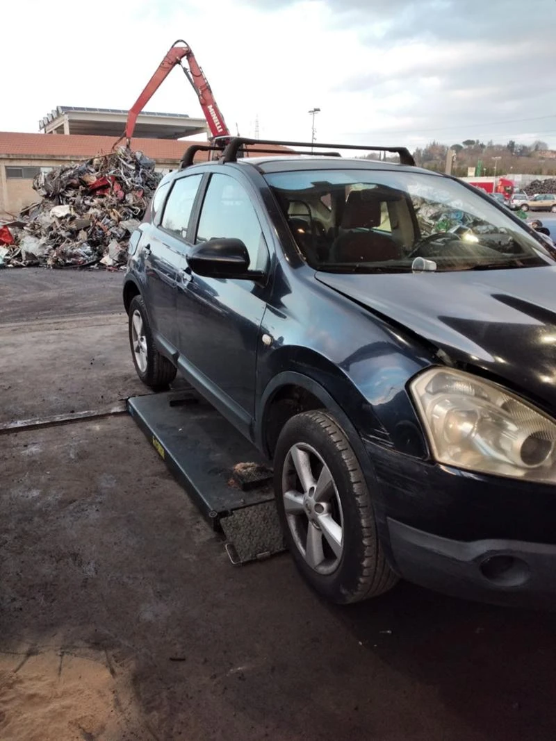 Nissan Qashqai 1.5 dci, снимка 4 - Автомобили и джипове - 47071295