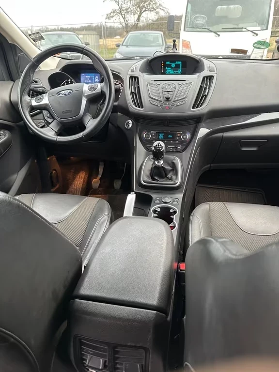 Ford Kuga 1.5b Titanium 150ps, снимка 16 - Автомобили и джипове - 53303012