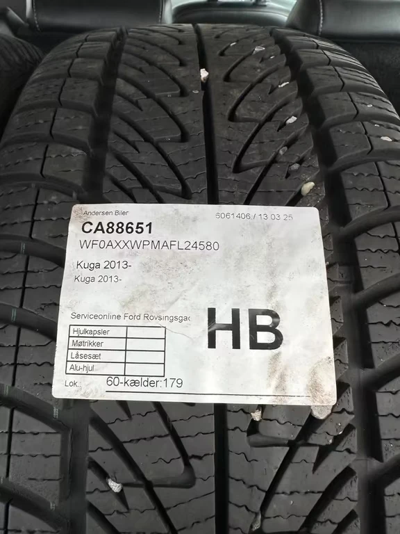 Ford Kuga 1.5b Titanium 150ps, снимка 17 - Автомобили и джипове - 53303012