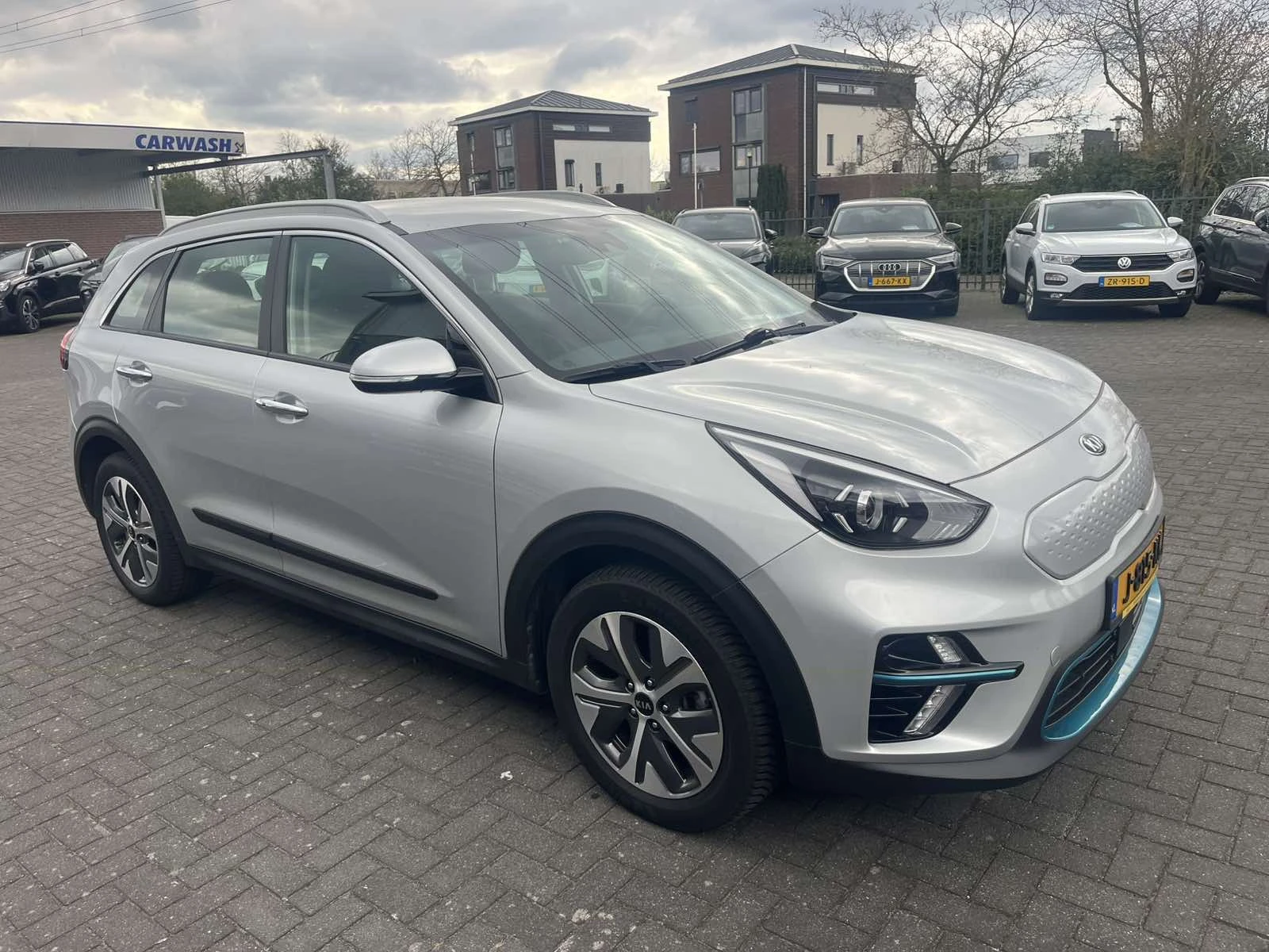 Kia Niro 64KW/h 204 k.с. SOH-100% ТЕРМО ПОМПА Dynamic Plu, снимка 3 - Автомобили и джипове - 53814130