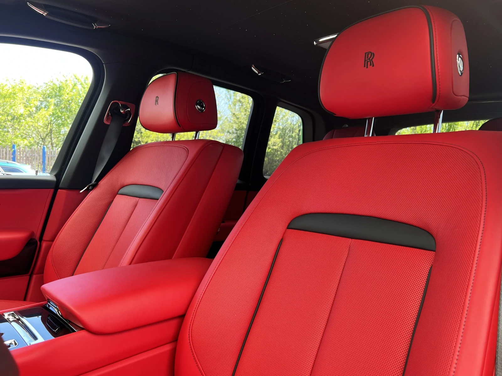 Rolls-Royce Cullinan SERIES II/FACELIFT/4-SEATS/SHOOTING STAR/BESPOKE/, снимка 8 - Автомобили и джипове - 54333138