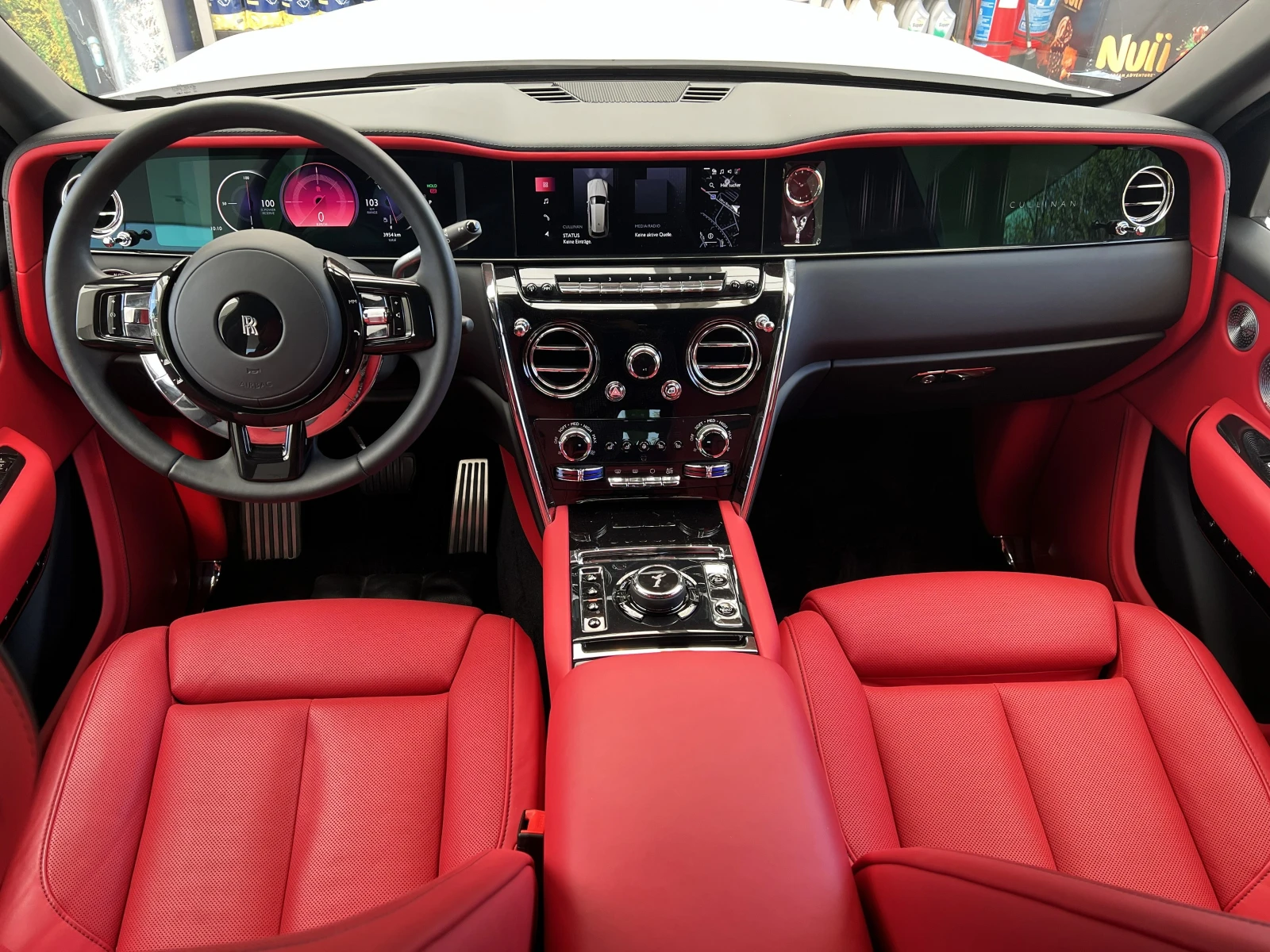 Rolls-Royce Cullinan SERIES II/FACELIFT/4-SEATS/SHOOTING STAR/BESPOKE/, снимка 13 - Автомобили и джипове - 54333138