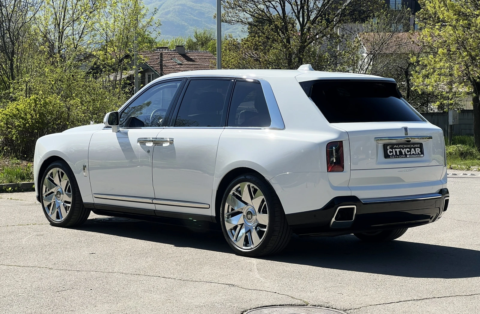 Rolls-Royce Cullinan SERIES II/FACELIFT/4-SEATS/SHOOTING STAR/BESPOKE/, снимка 4 - Автомобили и джипове - 54333138