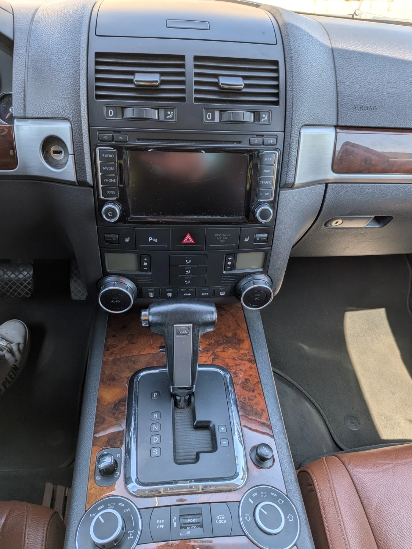 VW Touareg V6 TDI, снимка 11 - Автомобили и джипове - 54342619