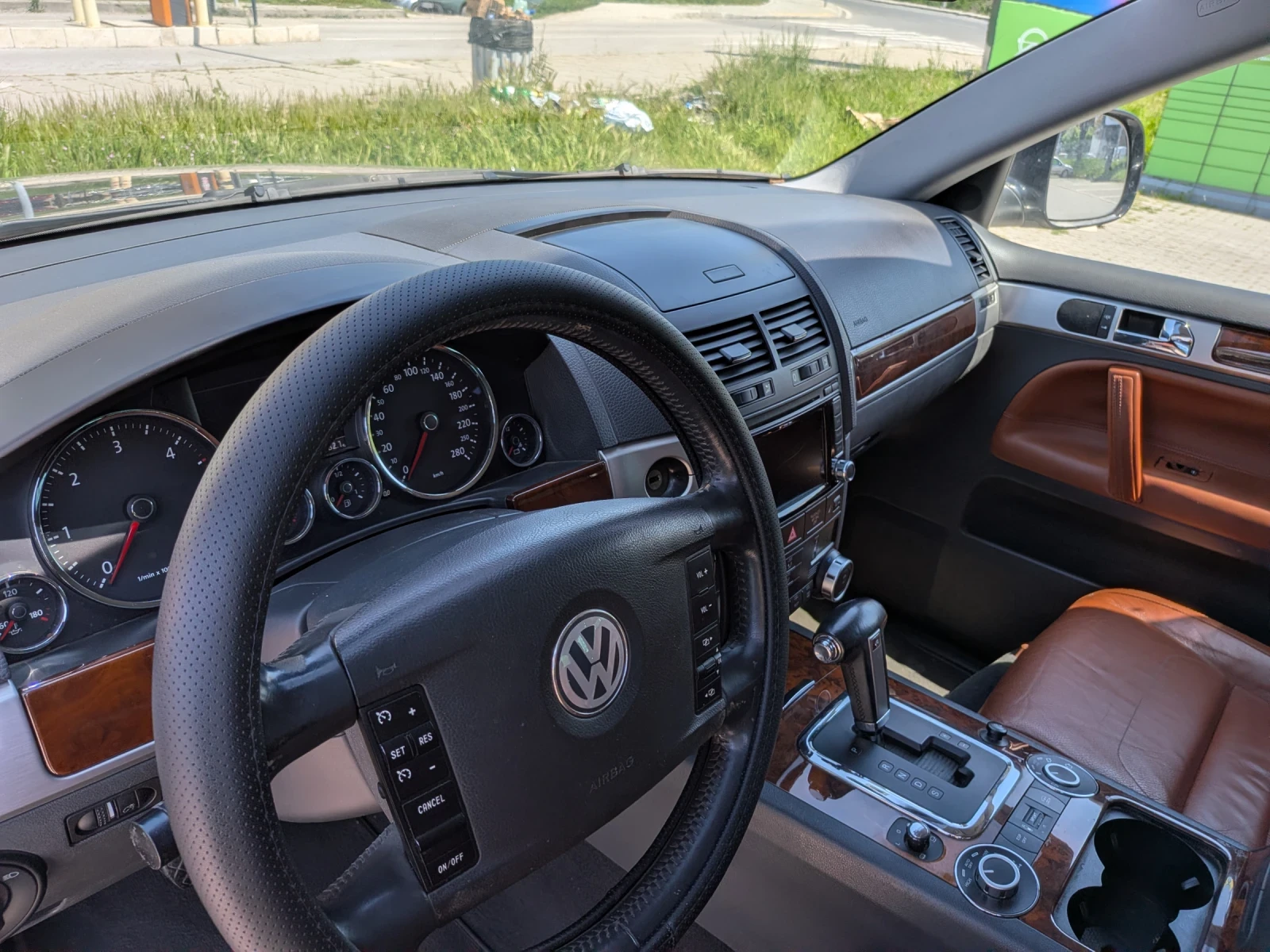 VW Touareg V6 TDI, снимка 8 - Автомобили и джипове - 54342619