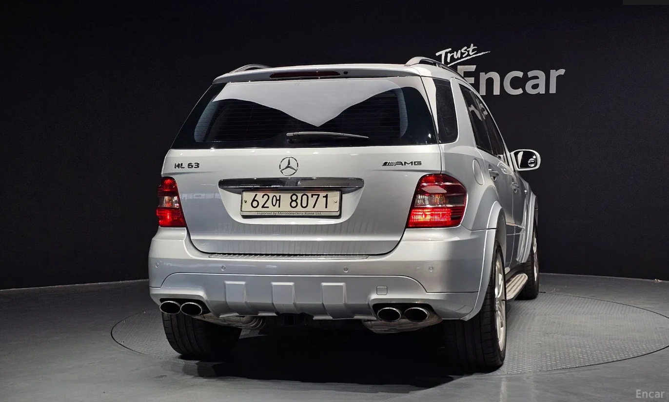 Mercedes-Benz ML 63 AMG ОБДУХ/ ШИБИДАХ / ТЕЛЕВИЗОРИ / FULL!, снимка 4 - Автомобили и джипове - 54681927
