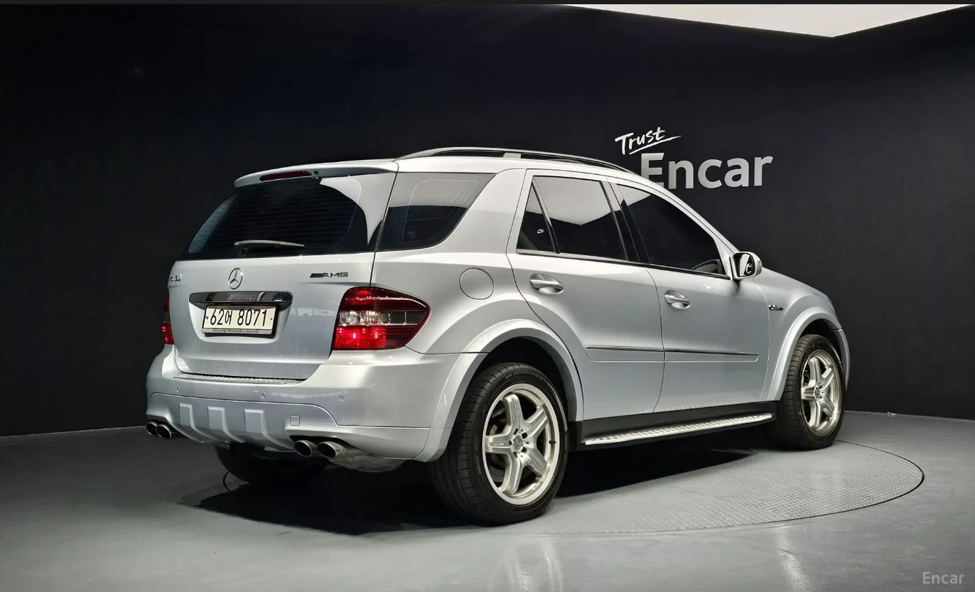 Mercedes-Benz ML 63 AMG ОБДУХ/ ШИБИДАХ / ТЕЛЕВИЗОРИ / FULL!, снимка 2 - Автомобили и джипове - 54681927
