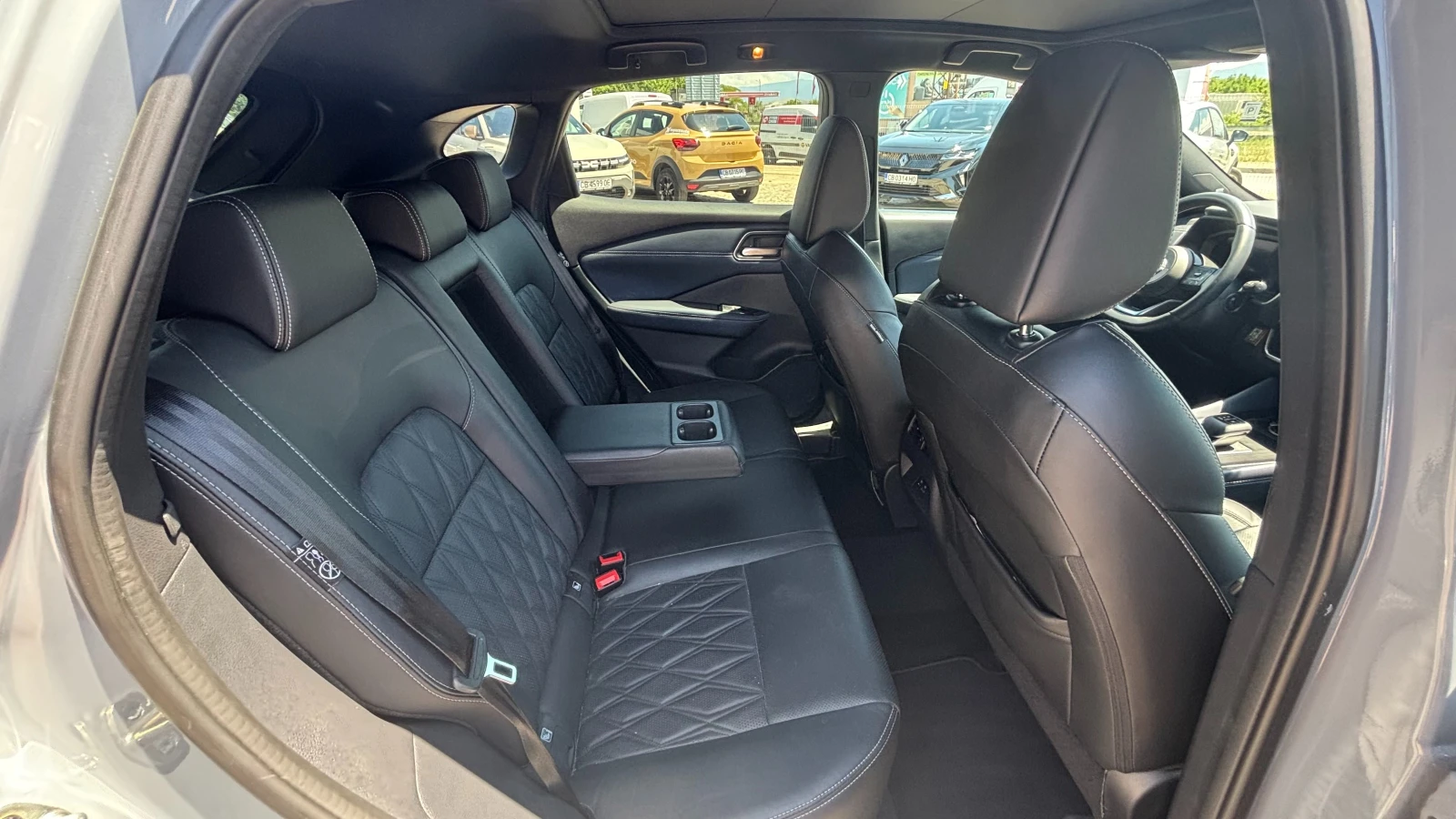 Nissan Qashqai 1.3 DiG-T HO CVT 156, снимка 10 - Автомобили и джипове - 55314937
