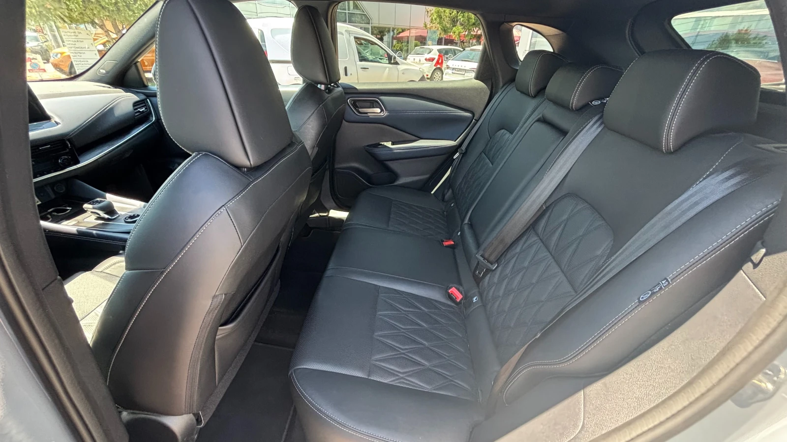 Nissan Qashqai 1.3 DiG-T HO CVT 156, снимка 11 - Автомобили и джипове - 55314937