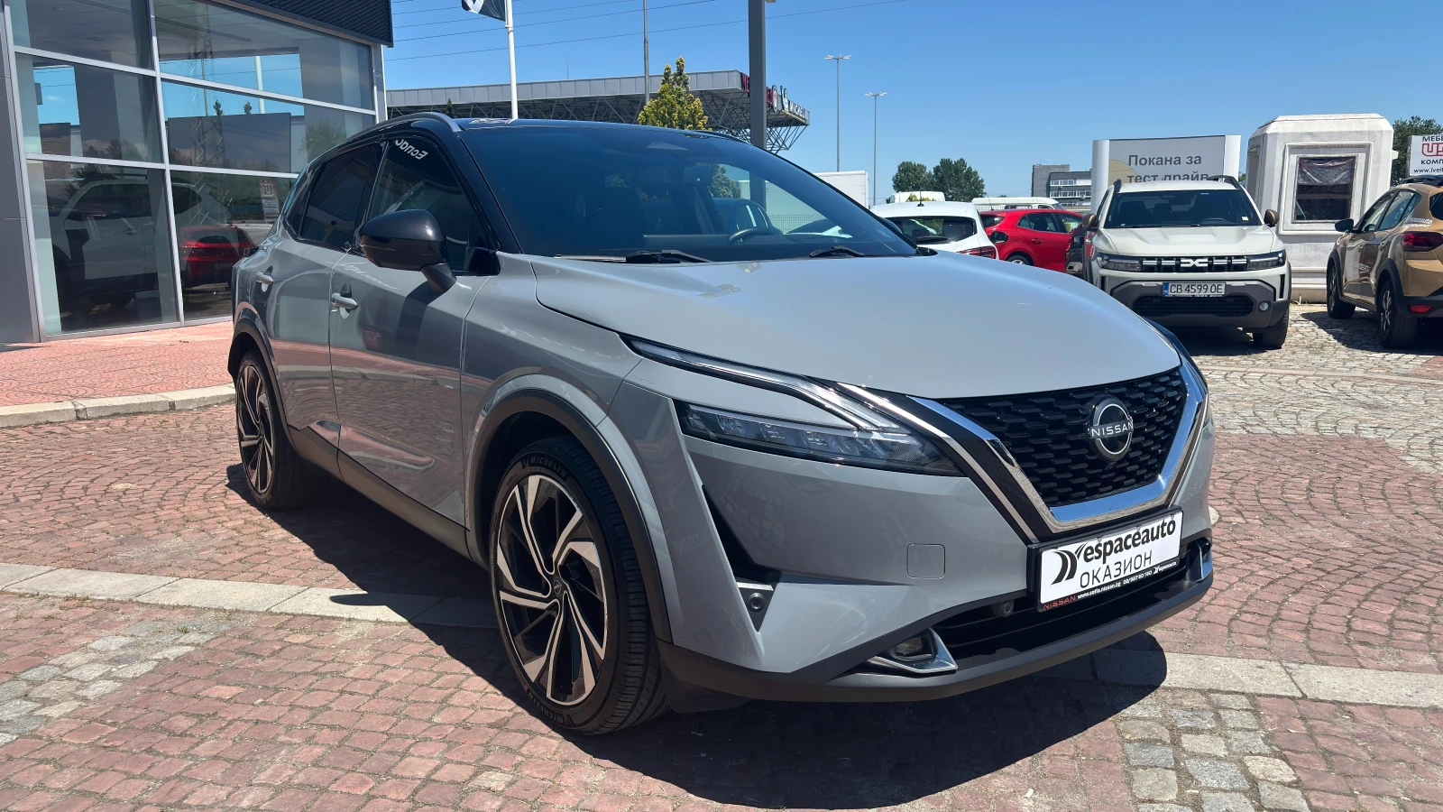 Nissan Qashqai 1.3 DiG-T HO CVT 156, снимка 4 - Автомобили и джипове - 55314937