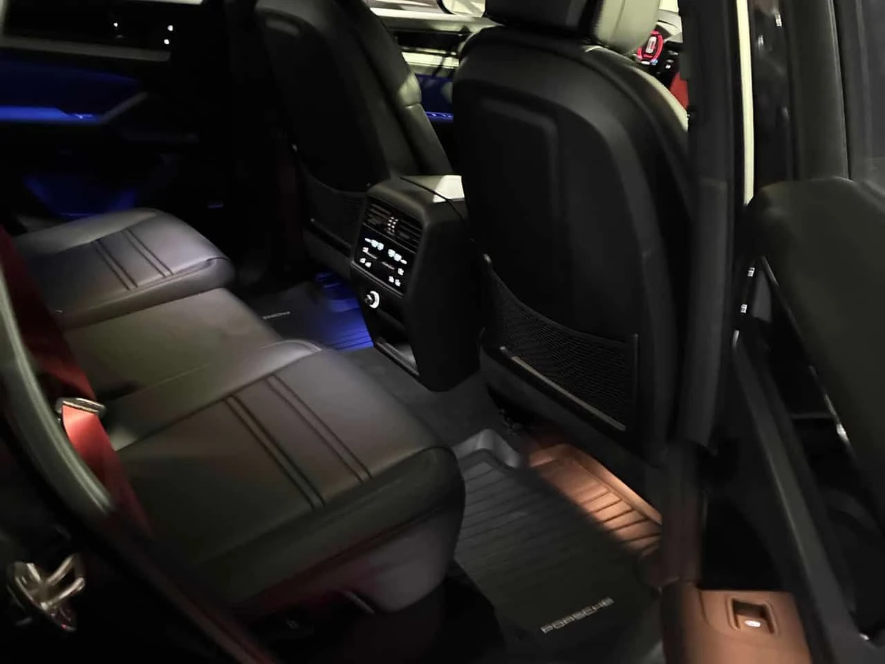 Porsche Cayenne COUPE AWD * ГЛАВНО ПРЕДСТАВИТЕЛСТВО НА PORSCHE* , снимка 12 - Автомобили и джипове - 55702133