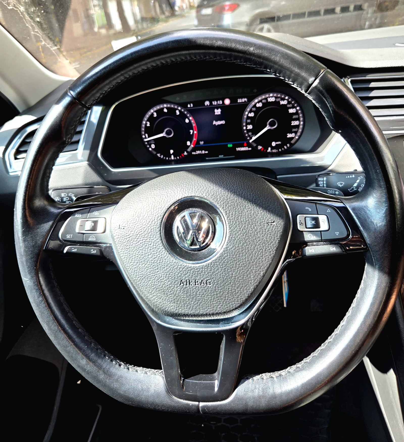 VW Tiguan, снимка 7 - Автомобили и джипове - 56479972