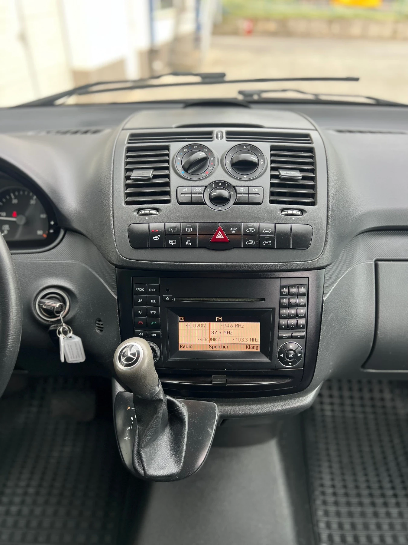 Mercedes-Benz Vito FACELIFT / 4x4 / LONG / Климатроник , снимка 12 - Бусове и автобуси - 54222943