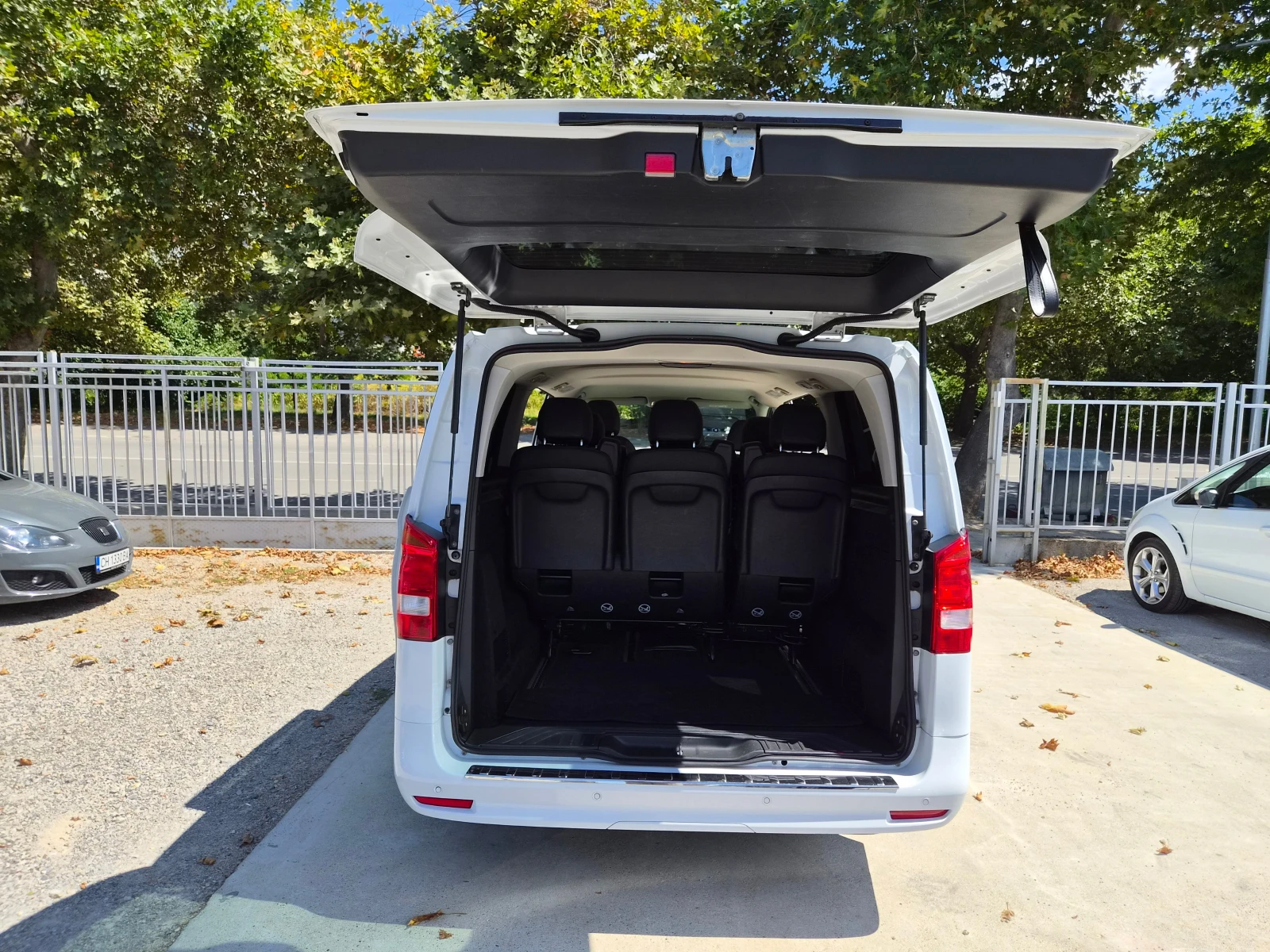 Mercedes-Benz Vito Tourer-9места/камера/нави/кожа, снимка 16 - Бусове и автобуси - 55662224