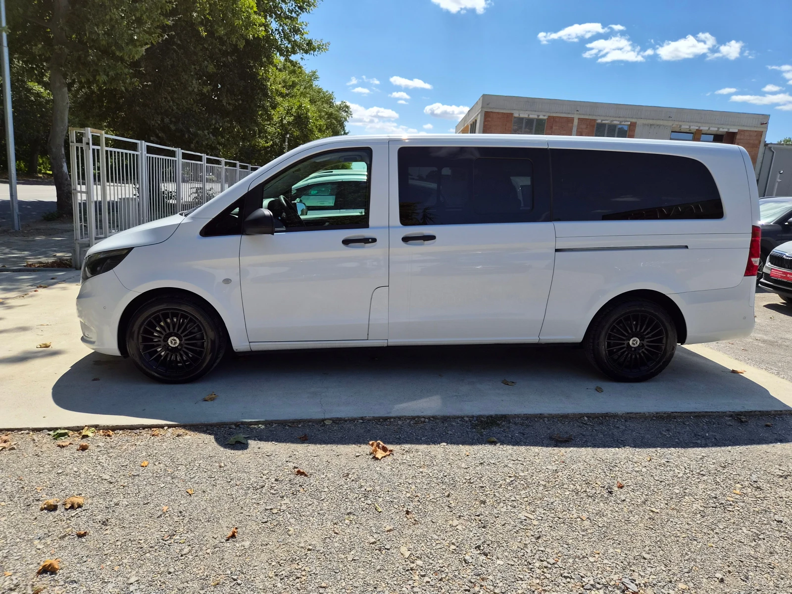 Mercedes-Benz Vito Tourer-9места/камера/нави/кожа, снимка 4 - Бусове и автобуси - 55662224