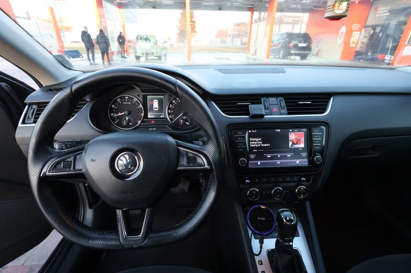 Skoda Octavia 1.8 TSI DSG 4X4, снимка 7 - Автомобили и джипове - 51233459