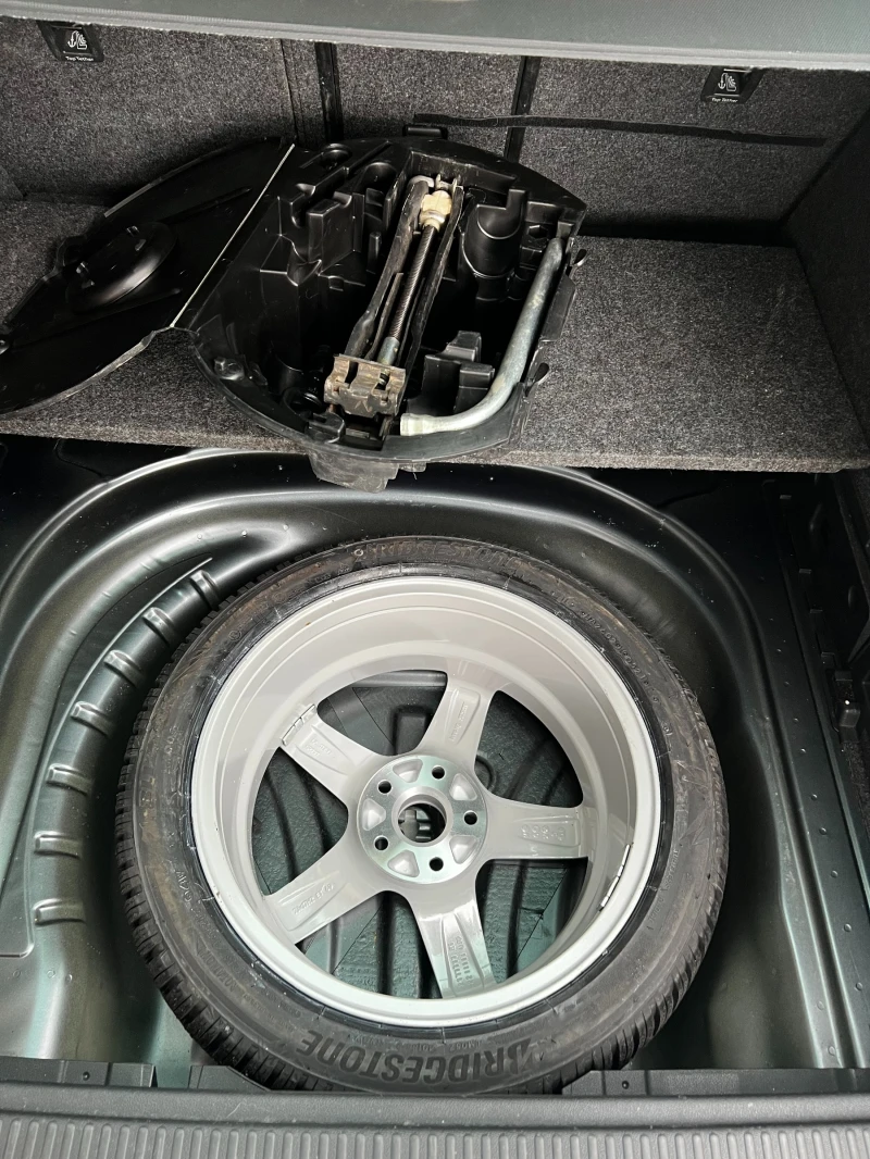 Skoda Octavia III 1.8 TSI DSG 4X4, снимка 17 - Автомобили и джипове - 51233459