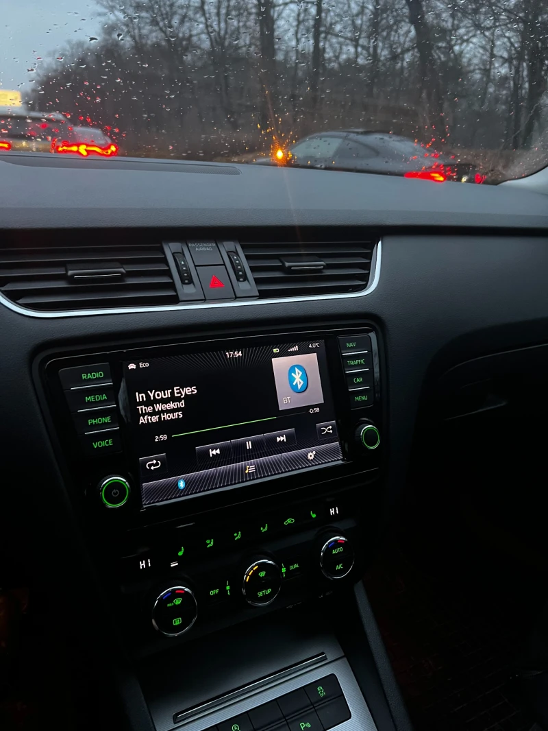 Skoda Octavia III 1.8 TSI DSG 4X4, снимка 10 - Автомобили и джипове - 51233459