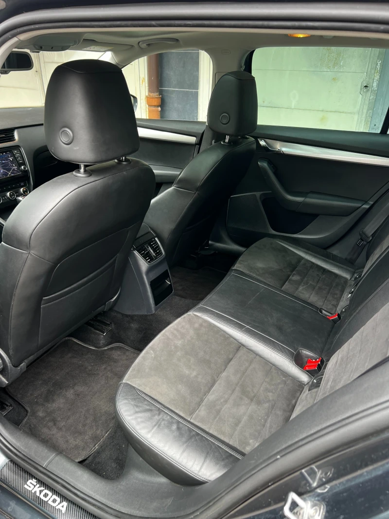 Skoda Octavia III 1.8 TSI DSG 4X4, снимка 13 - Автомобили и джипове - 51233459