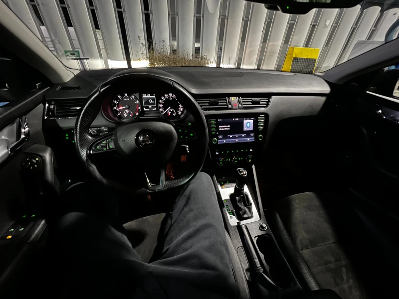 Skoda Octavia 1.8 TSI DSG 4X4, снимка 11 - Автомобили и джипове - 51233459