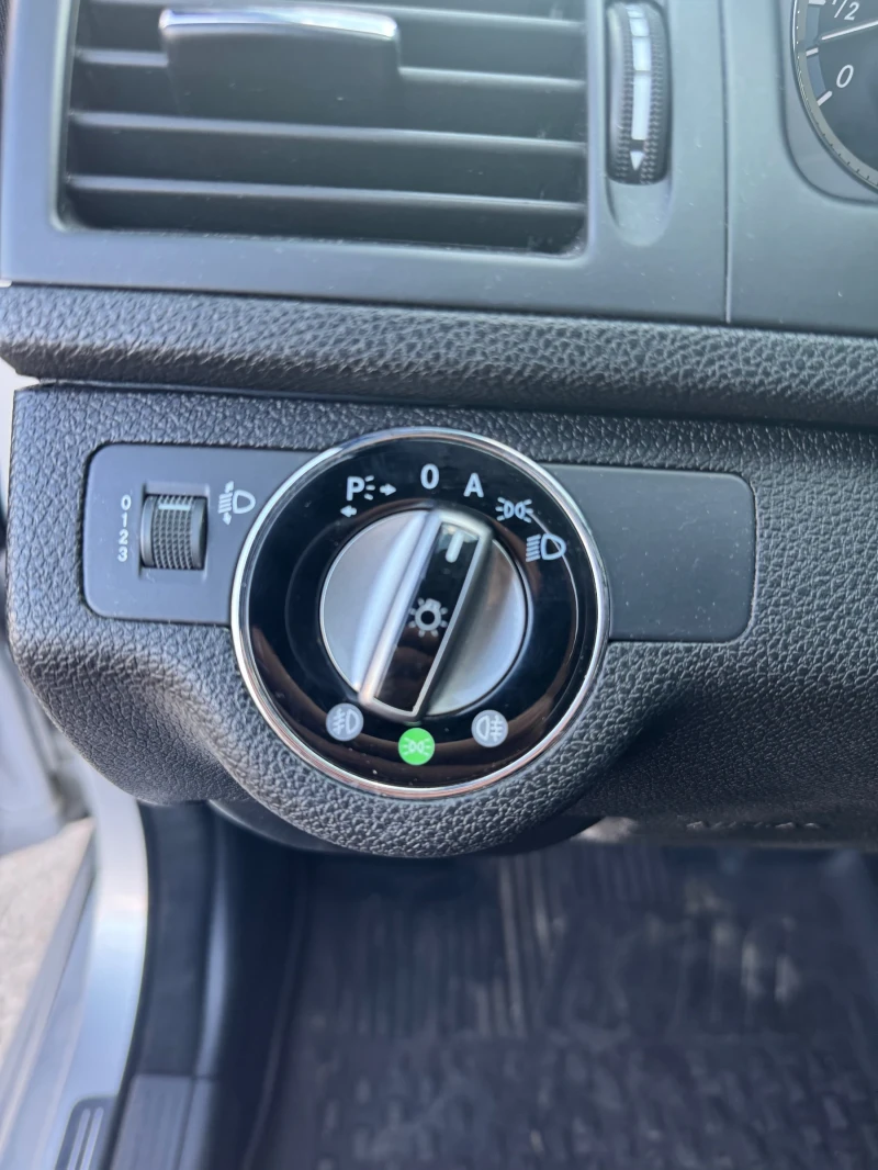 Mercedes-Benz C 200, снимка 9 - Автомобили и джипове - 51387688