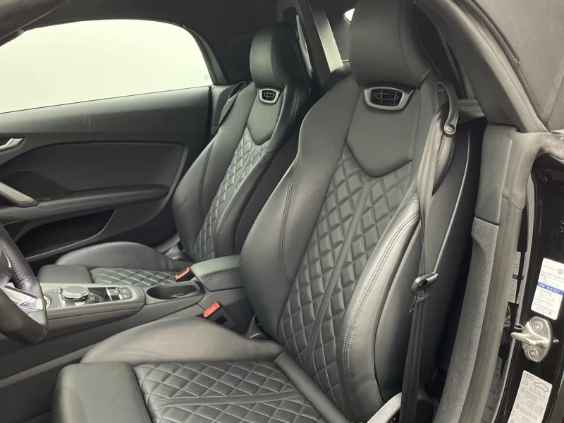 Audi Tt 40TFSI/197HP/S-LINE/MATRIX/NAVI/CAM/804v, снимка 11 - Автомобили и джипове - 52331097
