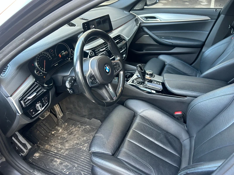 BMW 540 Xdrive Softclose/Нощно виждане/360 камери/Жестове, снимка 9 - Автомобили и джипове - 52879326