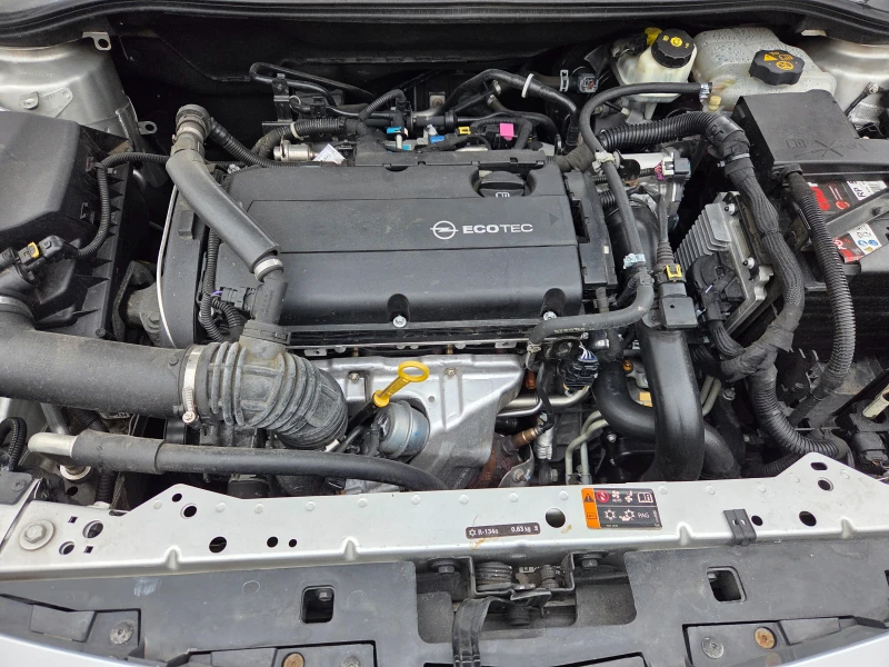 Opel Astra 1.6i 180k.c Facelift Cosmo Швейцария, снимка 15 - Автомобили и джипове - 53004581