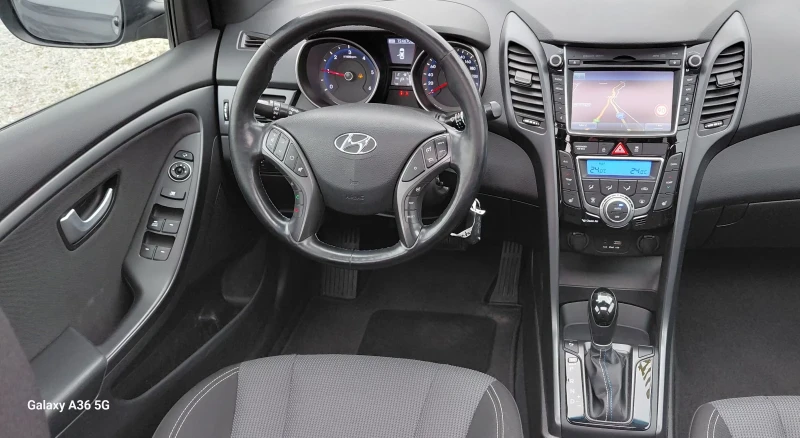 Hyundai I30 AUTOMAT, NAVI, CAMERA, PANORAMA , снимка 8 - Автомобили и джипове - 53346040