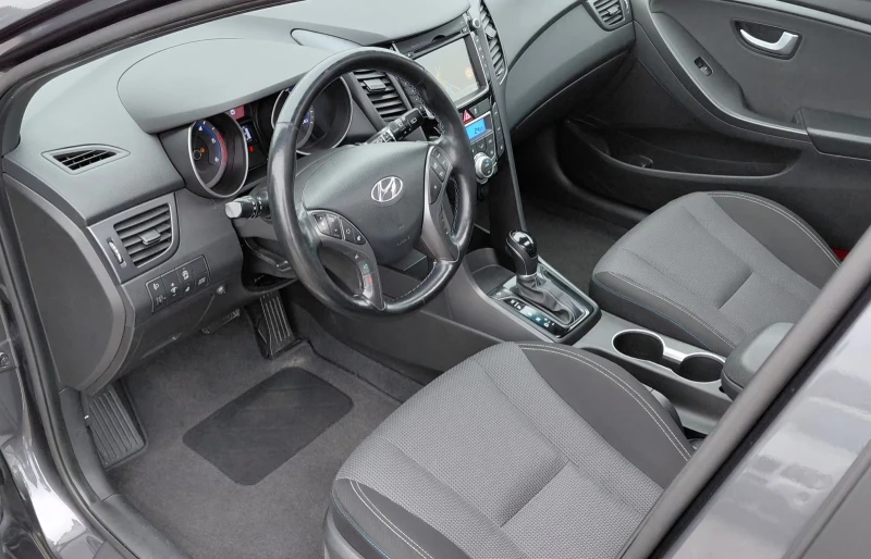 Hyundai I30 AUTOMAT, NAVI, CAMERA, PANORAMA , снимка 9 - Автомобили и джипове - 53346040